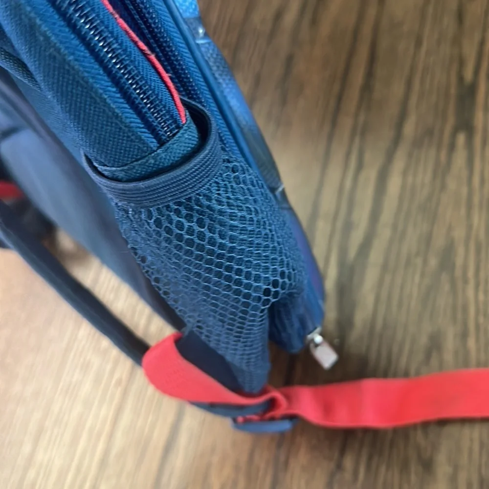 Marvel- Hard Shell- BackPack - Picture 7 of 7